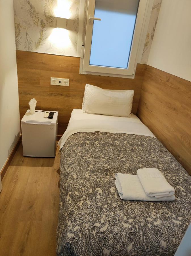Hostal Esparteros Madrid Extérieur photo