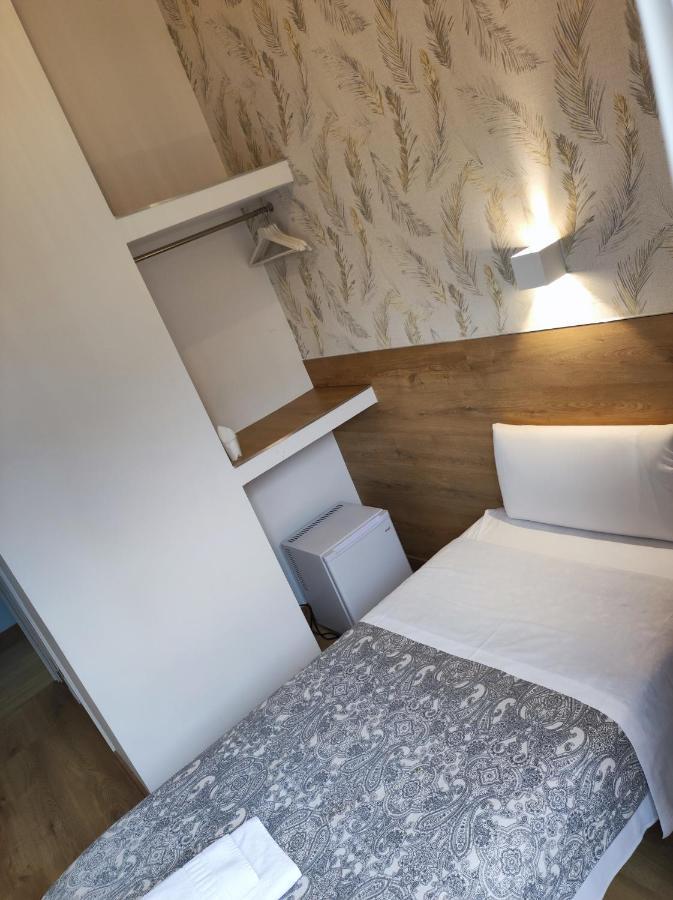 Hostal Esparteros Madrid Extérieur photo