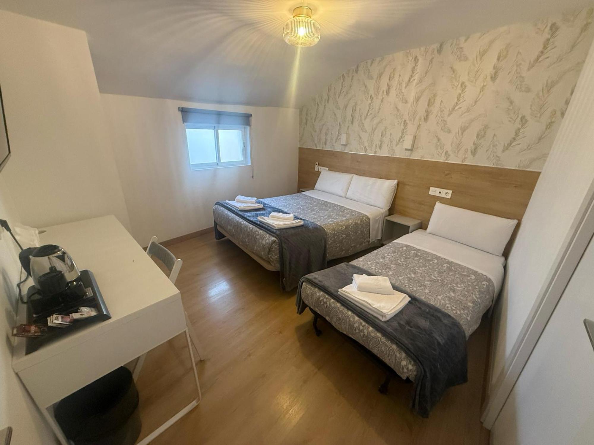 Hostal Esparteros Madrid Extérieur photo